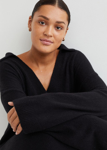 Черное кэжуал платье платье-свитер H&M однотонное