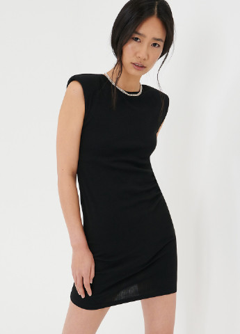 Черное кэжуал платье футляр Sinsay однотонное
