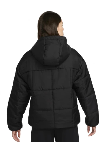 Черная зимняя куртка Nike FB7672-010