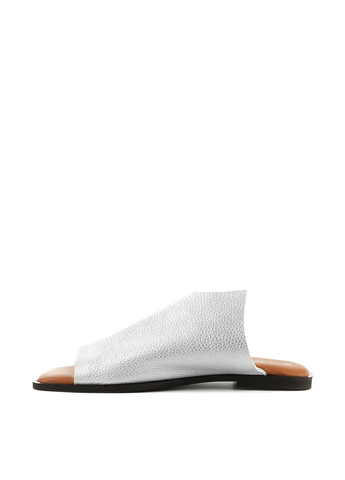 Серебряные шлепанцы Le'BERDES с тиснением