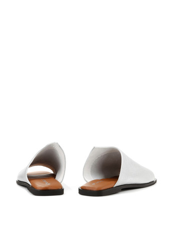 Серебряные шлепанцы Le'BERDES с тиснением