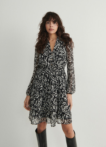 Чорно-білий кежуал сукня кльош Reserved з абстрактним візерунком