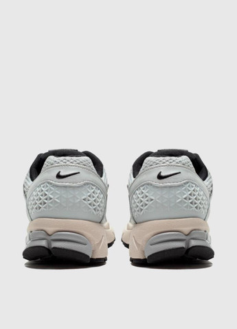 Кросівки FN6742-002 Nike W Air Zoom Vomero 5 сірі демісезони (329567028)