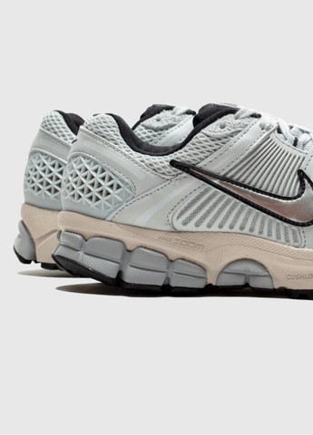 Кросівки FN6742-002 Nike W Air Zoom Vomero 5 сірі демісезони (329567028)
