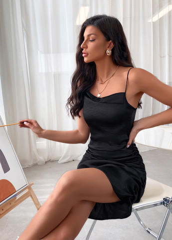 Черное коктейльное, кэжуал платье SHEIN однотонное