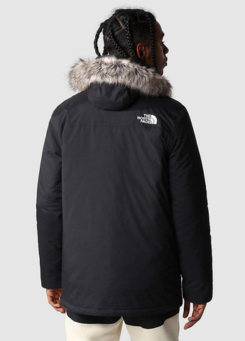 Черная зимняя куртка The North Face NF0A4M8HJK31