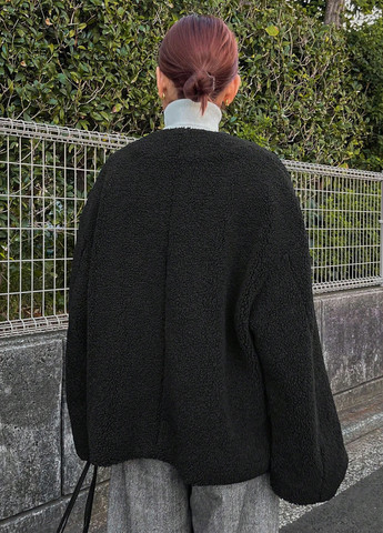 Черная демисезонная куртка SHEIN