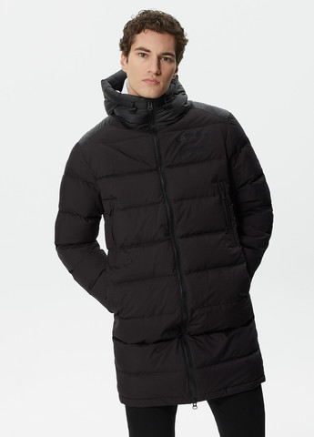 Черная зимняя куртка Lacoste