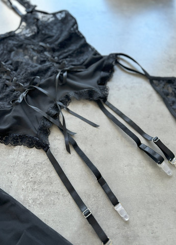 Чорний демісезонний комплект (топ, трусики, панчохи) NOVA VEGA