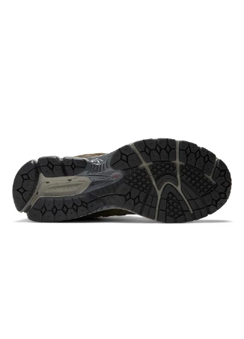 Цветные демисезонные кроссовки m2002rdn New Balance 2002R Protection Pack Dark Moss