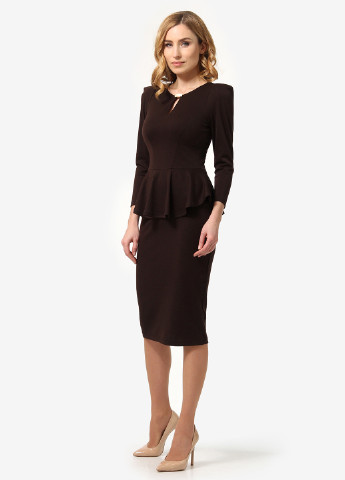 Темно-коричневое деловое платье футляр, с баской Lada Lucci однотонное