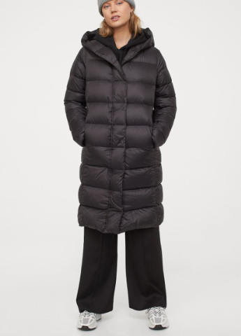 Черное зимнее Легкое пальто на пуху, капюшон Черный H&M