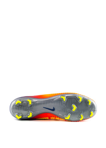 Цветные бутсы Nike