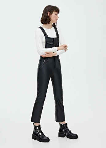 Комбинезон Pull & Bear комбинезон-брюки однотонный чёрный кэжуал искусственная кожа