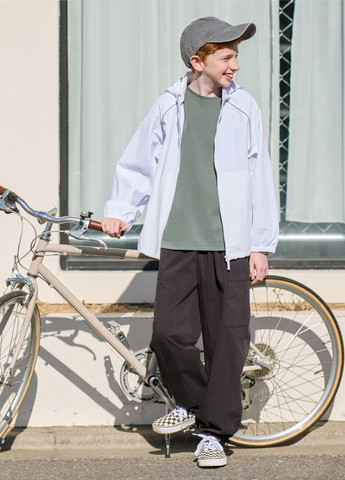 Біла демісезонна вітровка Uniqlo