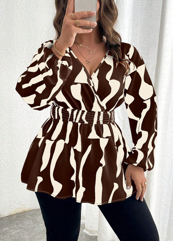 Комбинированная блуза на запах SHEIN