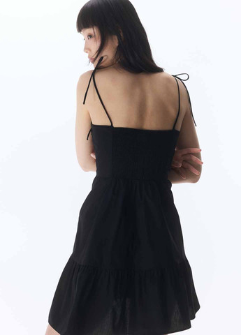 Черное кэжуал платье клеш H&M однотонное