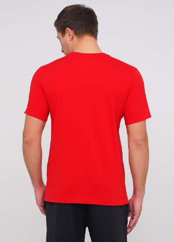 Красная футболка Nike