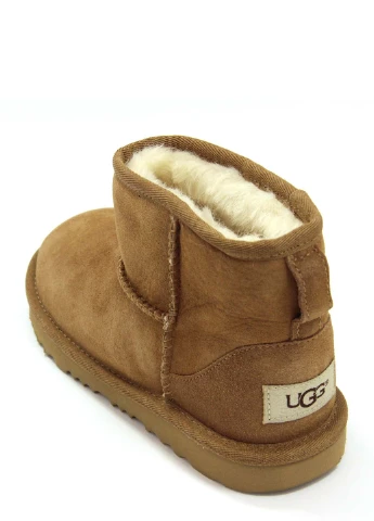 Зимние сапоги для девочек UGG