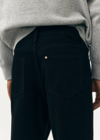 Черные демисезонные прямые джинсы H&M