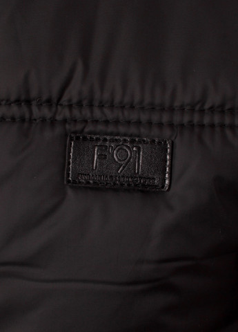 Черная демисезонная куртка F'91