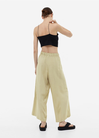 Бежевые кэжуал летние прямые, укороченные брюки H&M