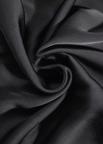 Чёрная блуза с баской, на запах SHEIN