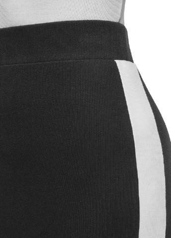 Черная кэжуал однотонная юбка Oodji миди