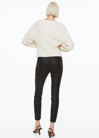 Черные демисезонные укороченные, зауженные джинсы H&M