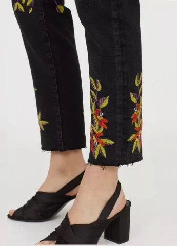 Джинси з вишивкою Jeans with embroidery H&M - (251974070)