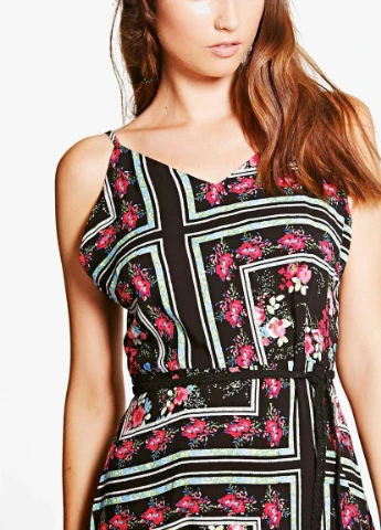 Черное кэжуал платье Boohoo однотонное