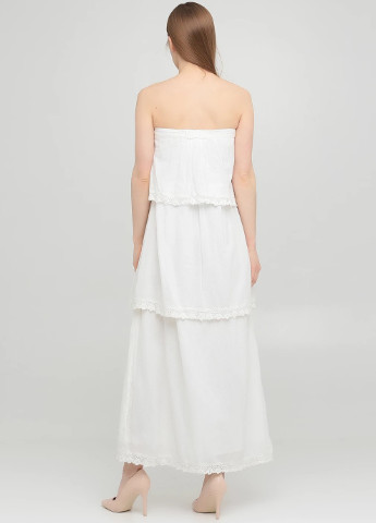 Білий кежуал сукня з відкритими плечима однотонна Vero Moda