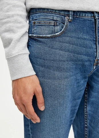 Синие демисезонные зауженные джинсы Pull & Bear