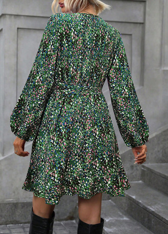 Зелена кежуал сукня на запах, кльош SHEIN з абстрактним візерунком