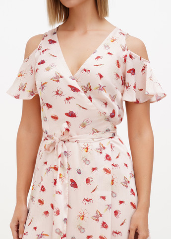 Пудровое кэжуал платье на запах Sassofono бабочки