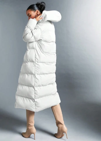 Белая зимняя куртка SHEIN