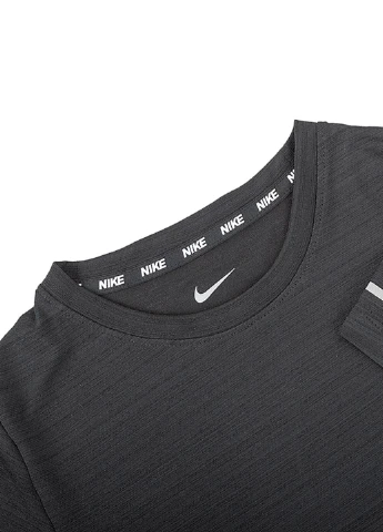 Темно-серая демисезонная футболка dd3055-010 Nike B NK DF SS MILER TOP