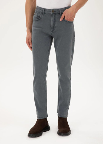 Серые демисезонные зауженные джинсы Pierre Cardin