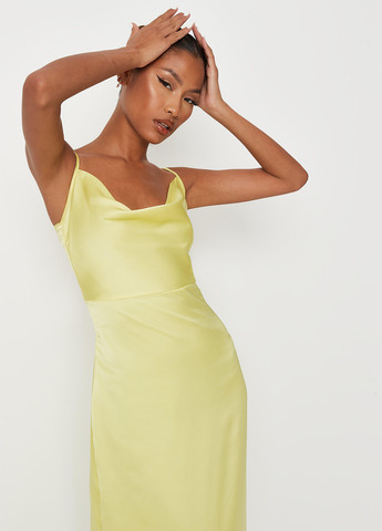 Желтое коктейльное платье платье-комбинация Missguided однотонное