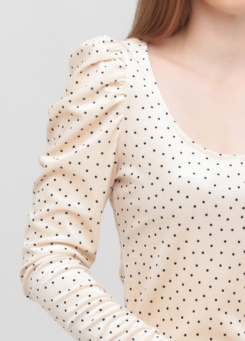 Молочна блузка Monki