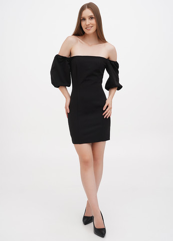 Черное коктейльное платье с открытыми плечами Dioni однотонное