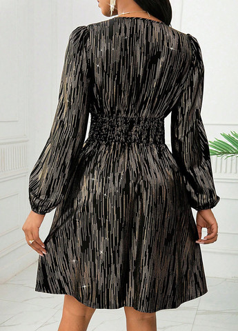 Чорна коктейльна сукня з спідницею-сонце, в стилі армпір SHEIN з абстрактним візерунком