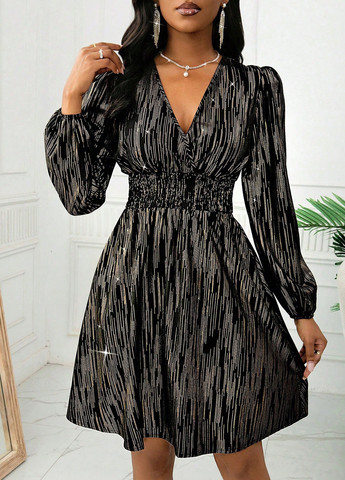 Чорна коктейльна сукня з спідницею-сонце, в стилі армпір SHEIN з абстрактним візерунком