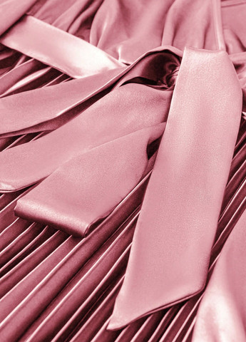 Светло-розовое вечернее платье плиссированное SHEIN однотонное
