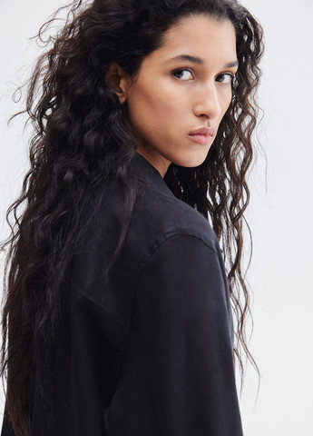 Черная кэжуал рубашка однотонная H&M