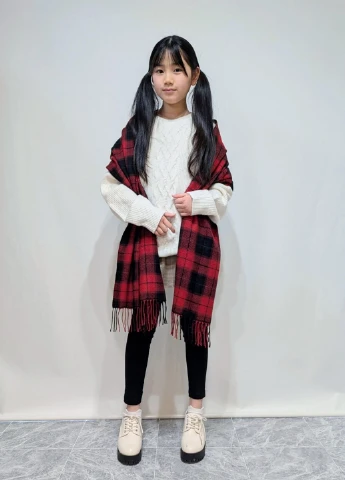 Молочный демисезонный свитер джемпер Uniqlo