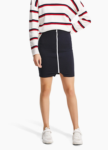 Черная кэжуал однотонная юбка Stradivarius карандаш