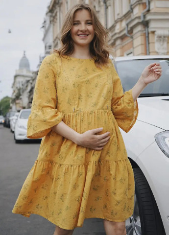 Желтое кэжуал платье для беременных и кормящих мам воздушное с секретом для кормления шафран To Be с цветочным принтом