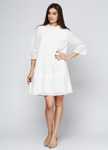 Белое кэжуал платье а-силуэт Bruuns Bazaar однотонное