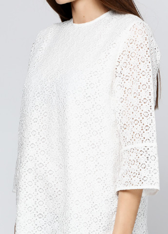 Белое кэжуал платье а-силуэт Bruuns Bazaar однотонное